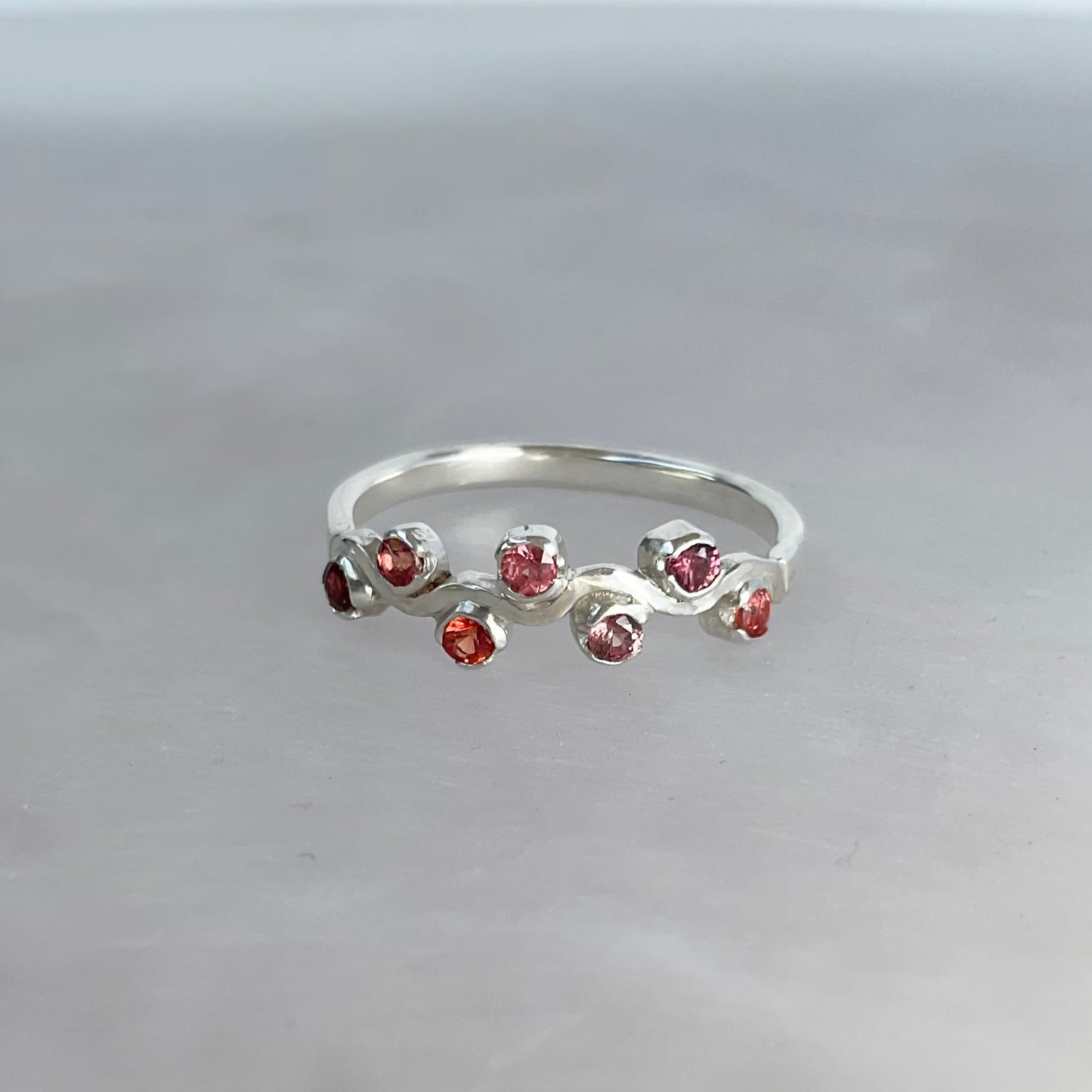 Berry ring | Sapphire ring band