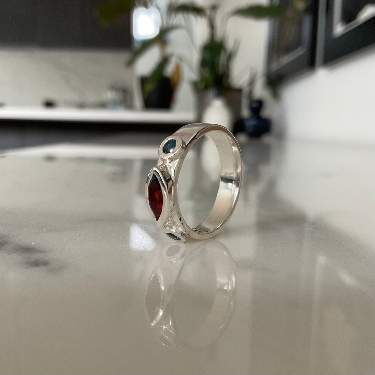 Adora ring | Marquise garnet Size Q