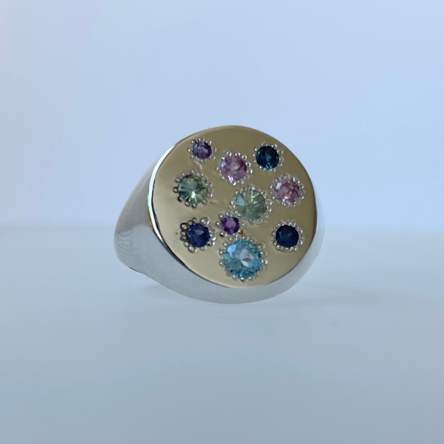 Confetti Ring | Gemstone signet ring