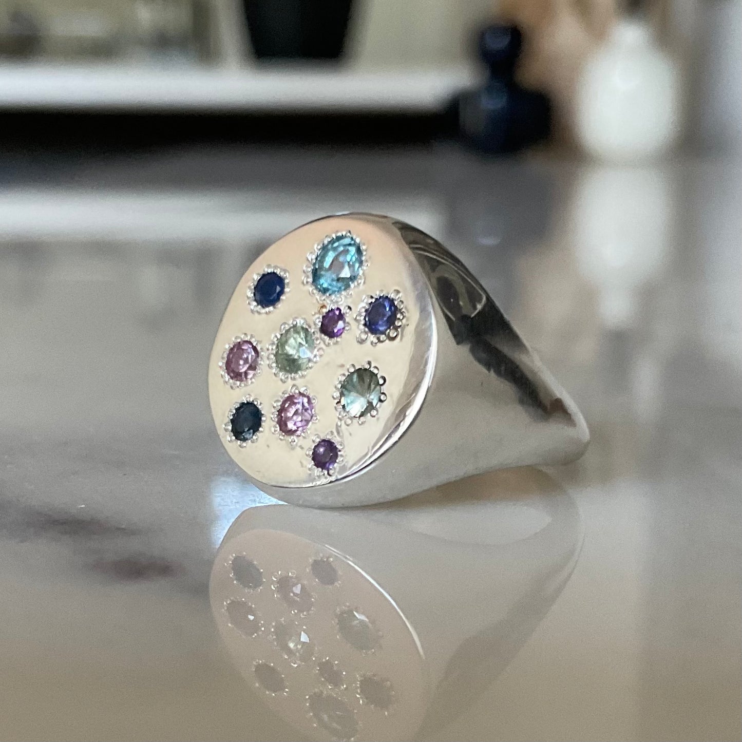 Confetti Ring | Gemstone signet ring