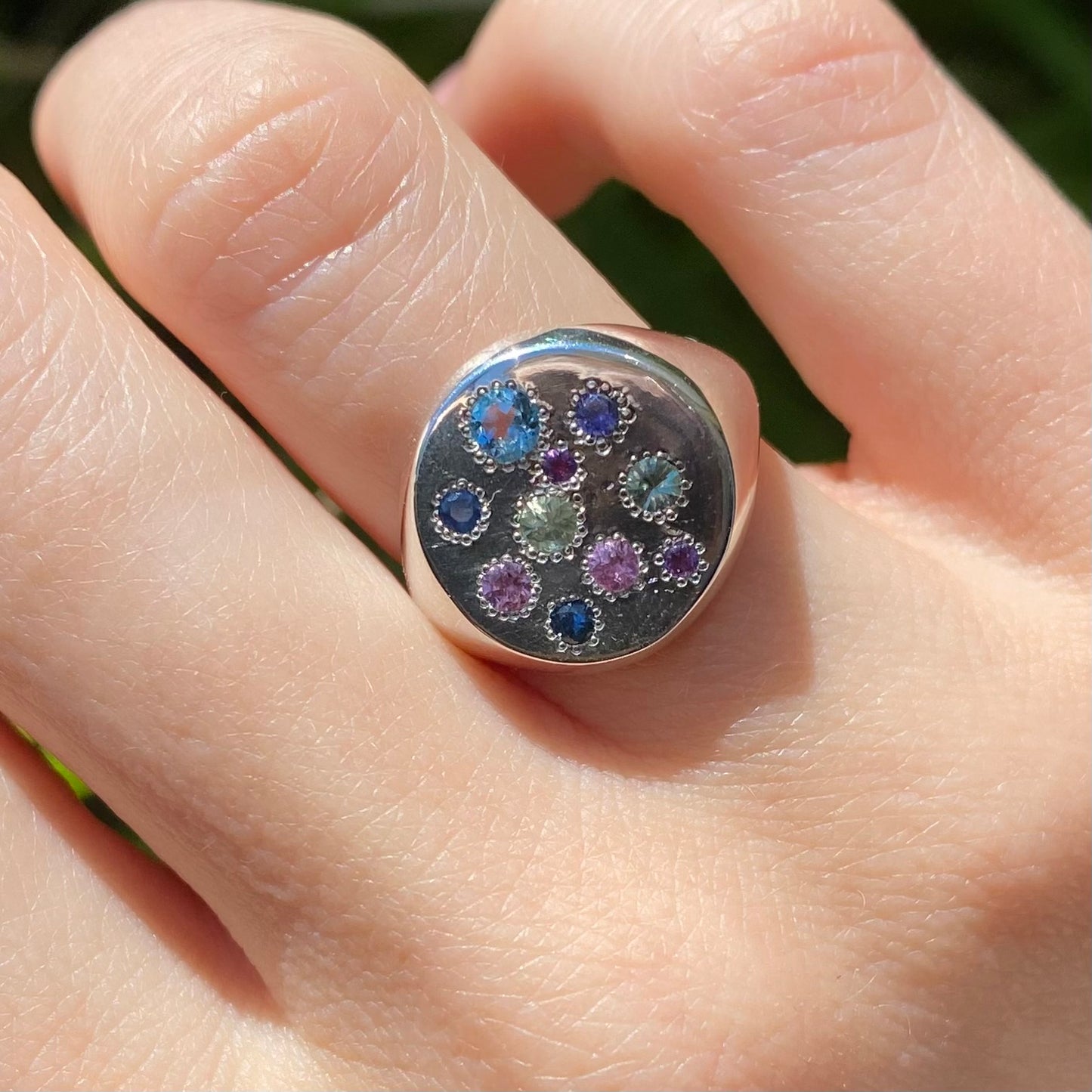Confetti Ring | Gemstone signet ring
