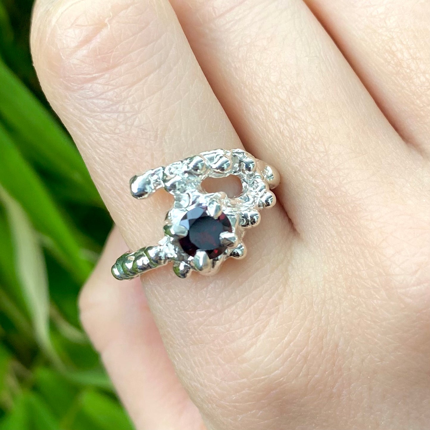 Dragon claw | Silver garnet ring