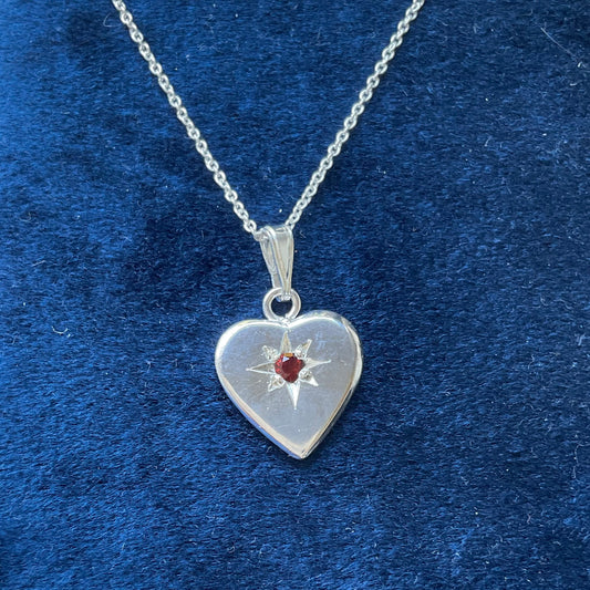 Garnet heart |Mars pendant