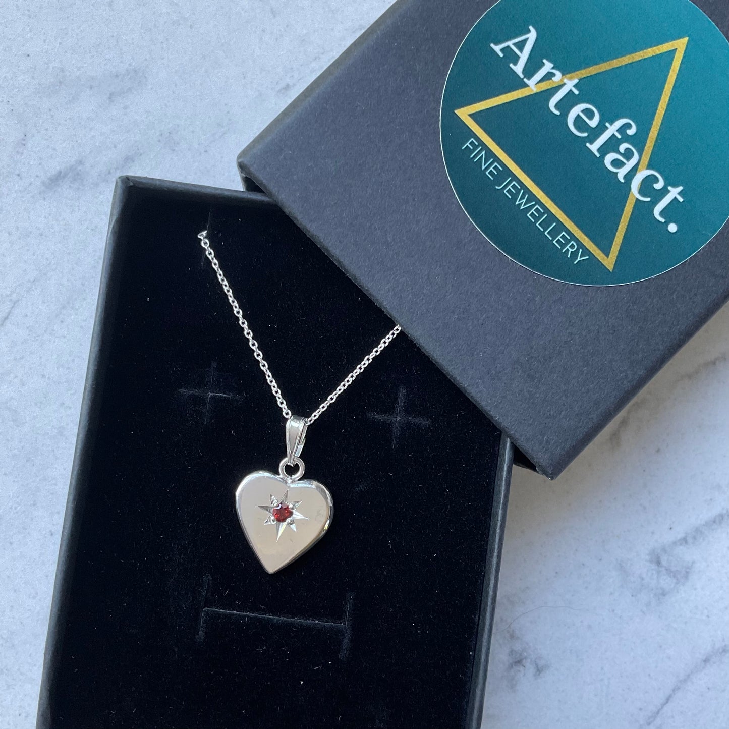 Garnet heart |Mars pendant