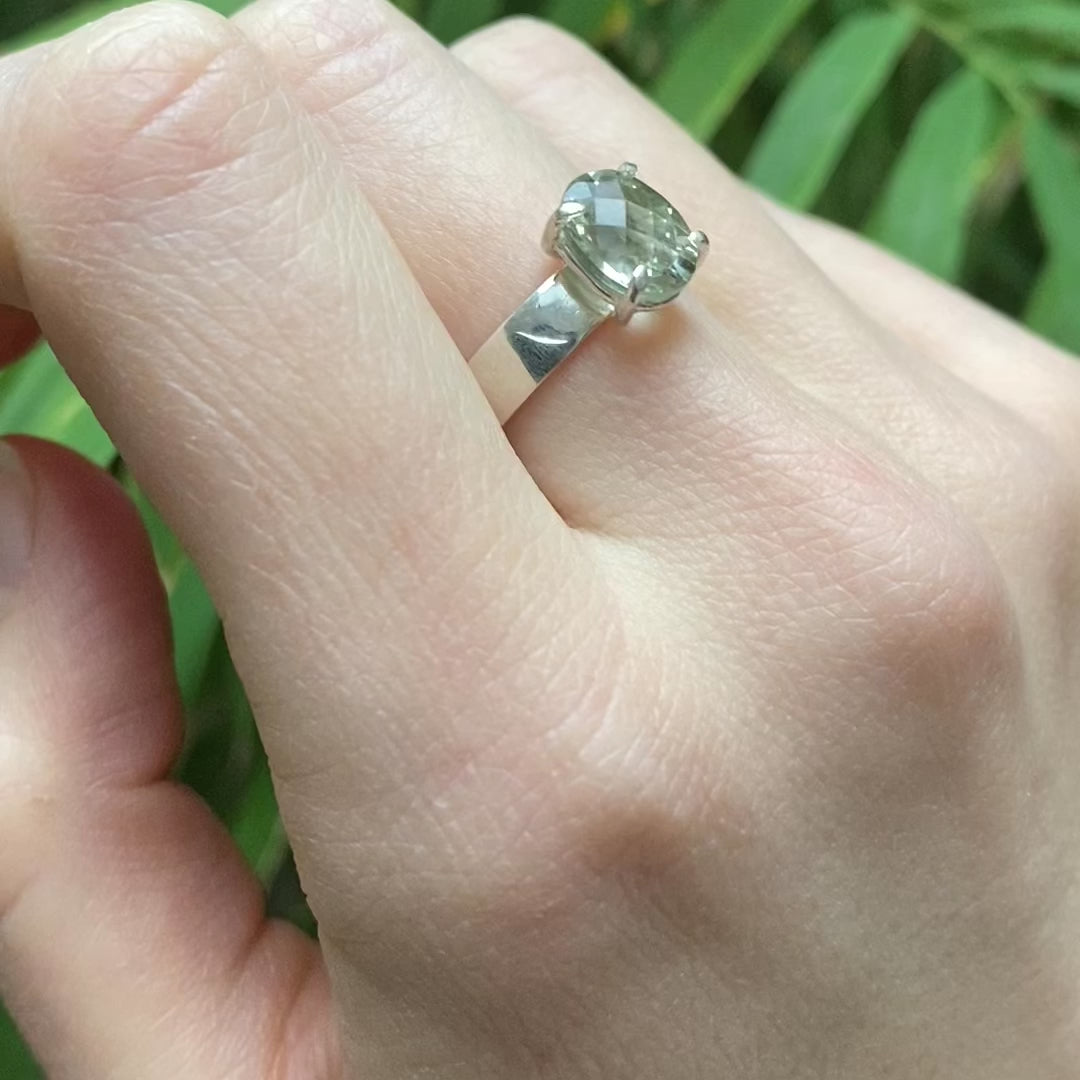 Oval Mint amethyst ring